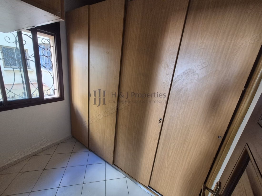 T4 vide 185 m² 
grande terrasse