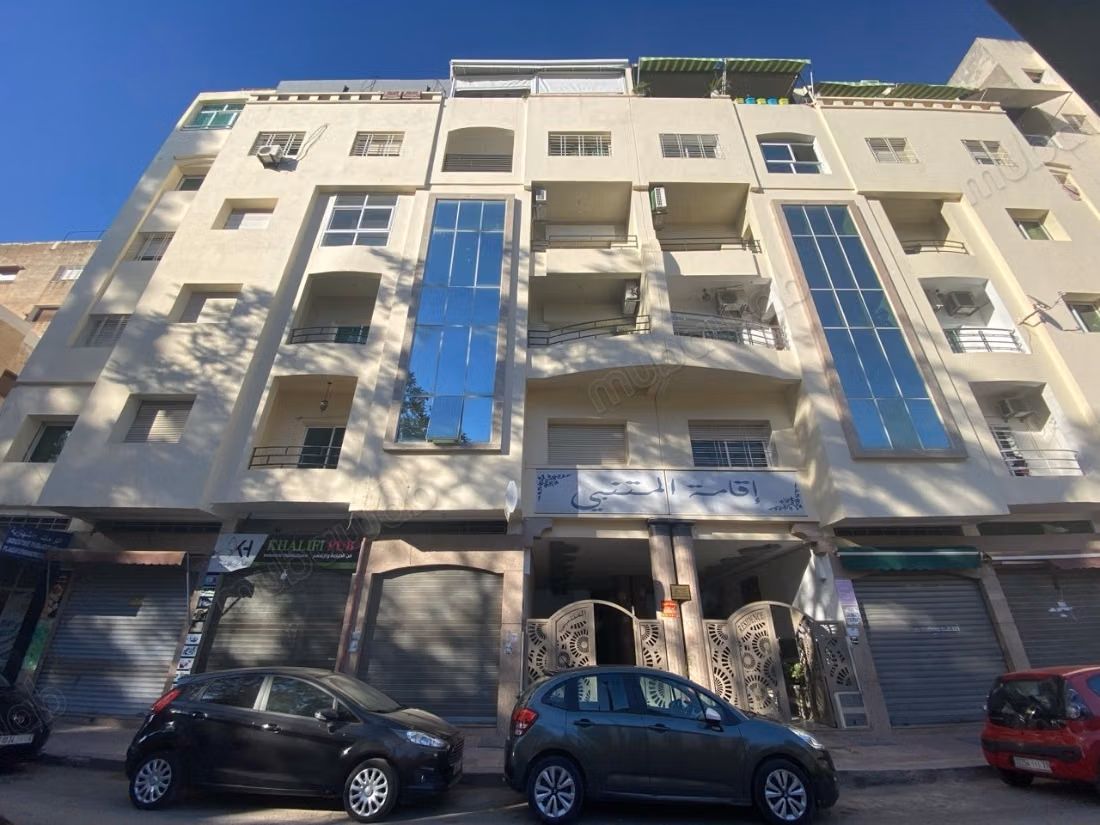 Location d'un appartement en Centre. Superficie 135 m². Salon typique marocain, résidence sécurisée