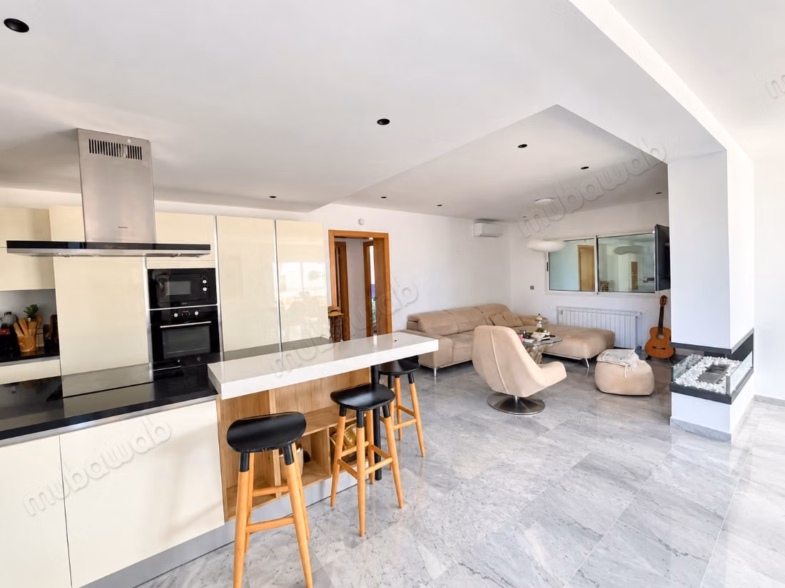 A vendre villa s3 et appartement s2 à l'étage