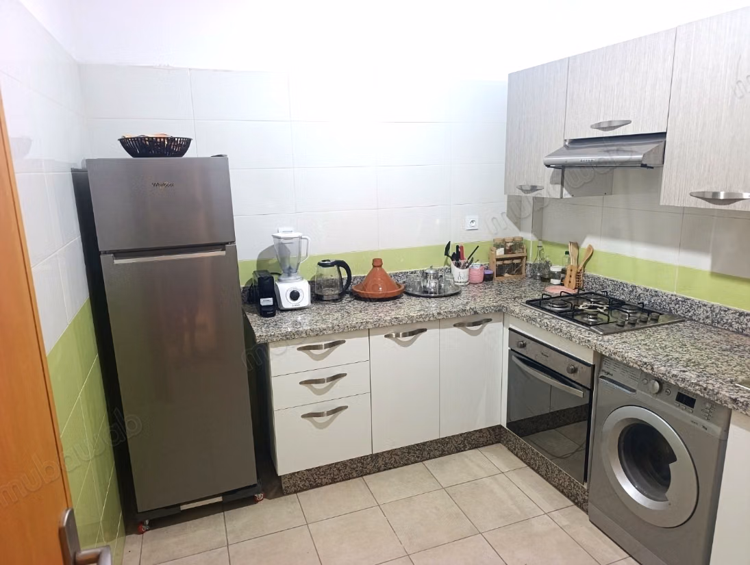 Appartement à louer à Ain Mezouar. 1 Pièce. Bien meublé