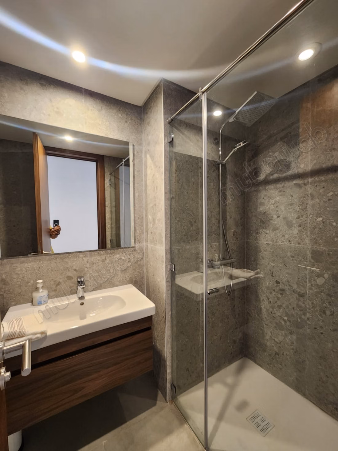 Studio Luxe à Cfc Sans Vis àVis avec Cuisine équipé