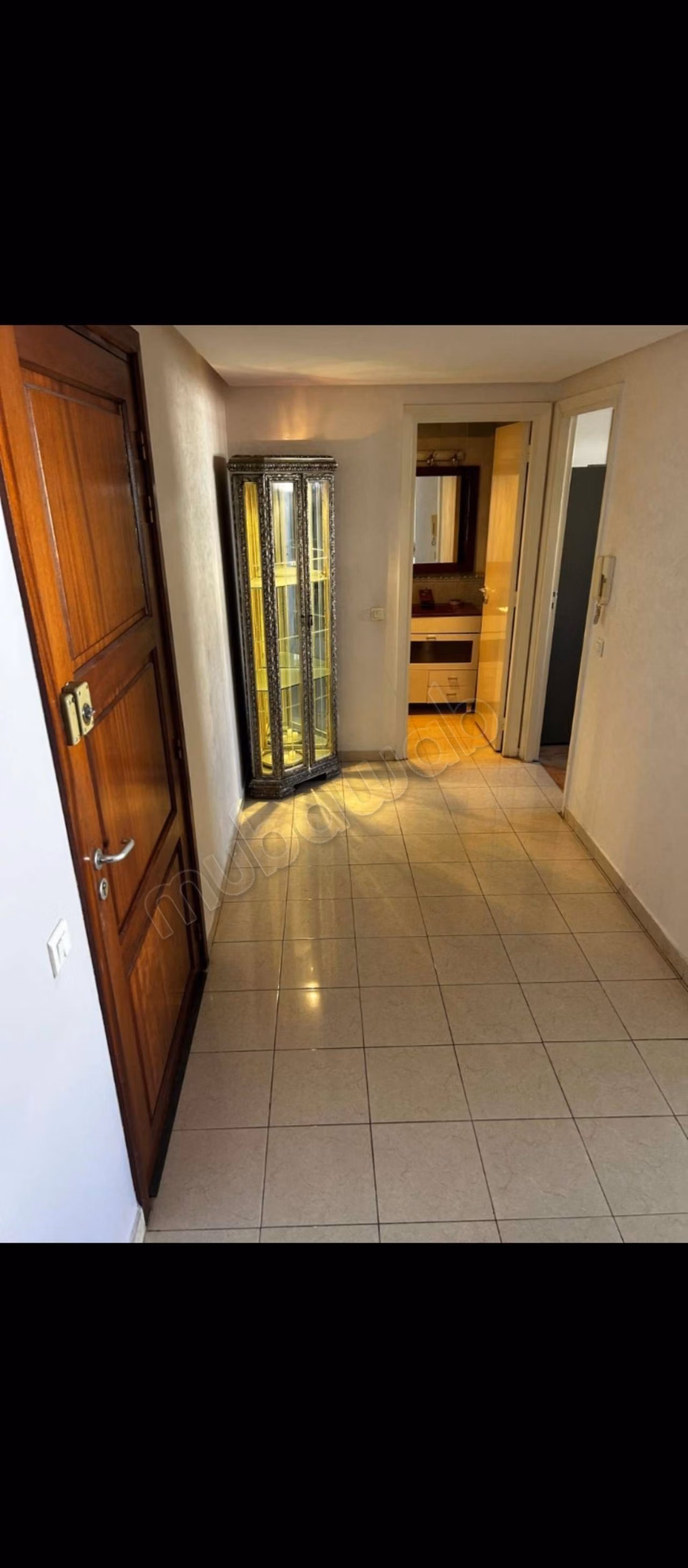 Appartement. De blex en vente à Riyad. 1 Pièce. Salon avec décoration marocaine