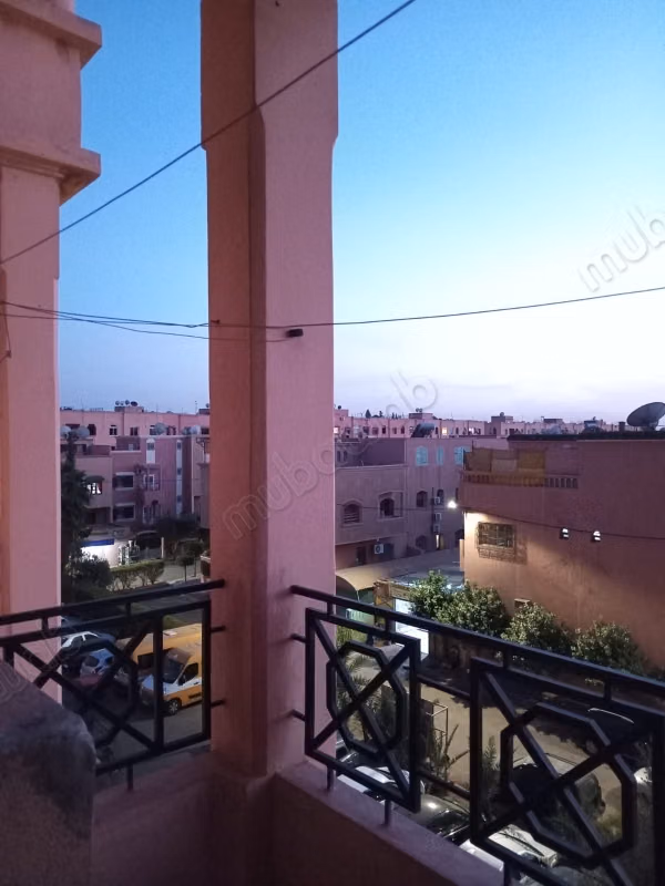 Appartement à louer à Hay Saada 
1.2 chambres. Salon Marocain