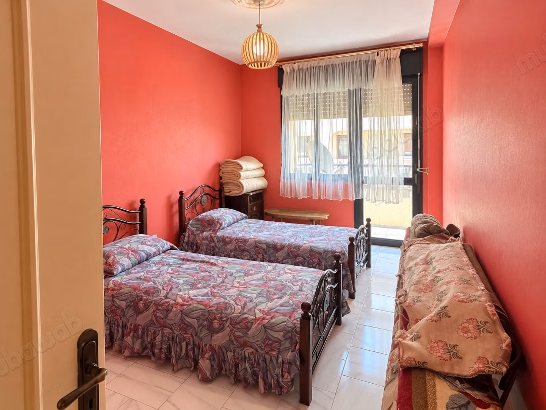 Appartement à vendre à Administratif. 
5 pièces. Meublé