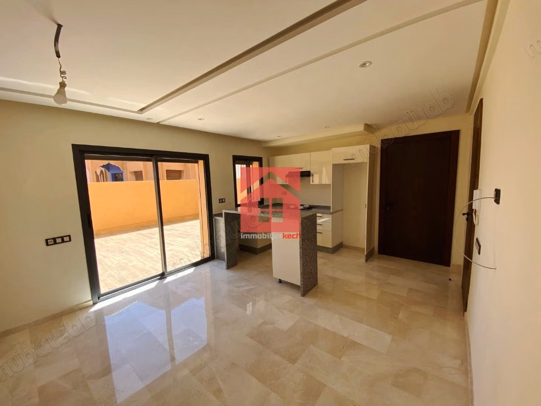 Chic appartement vide avec jolie terrasse