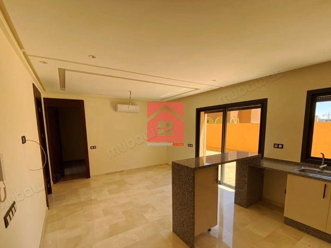 Chic appartement vide avec jolie terrasse