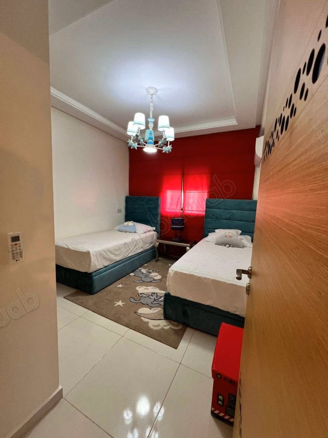 Bel appartement à louer au centre-ville. 3 belles chambres. Meublé