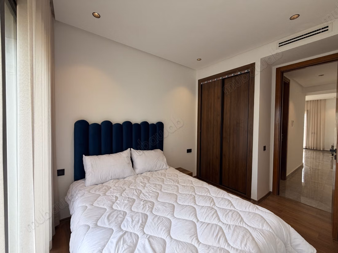 Furnished apartment with a large terrace for rent CFC