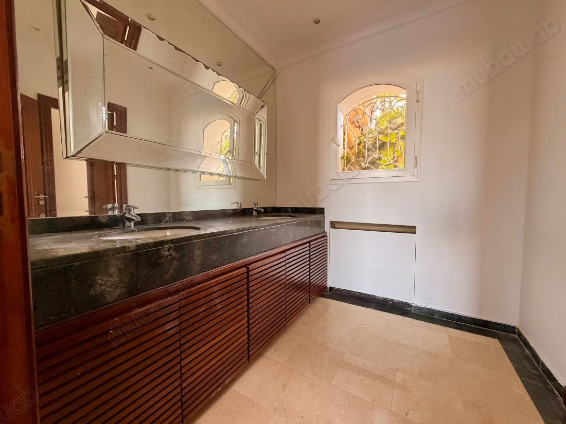 Villa avec vue mer à louer 
ain diab