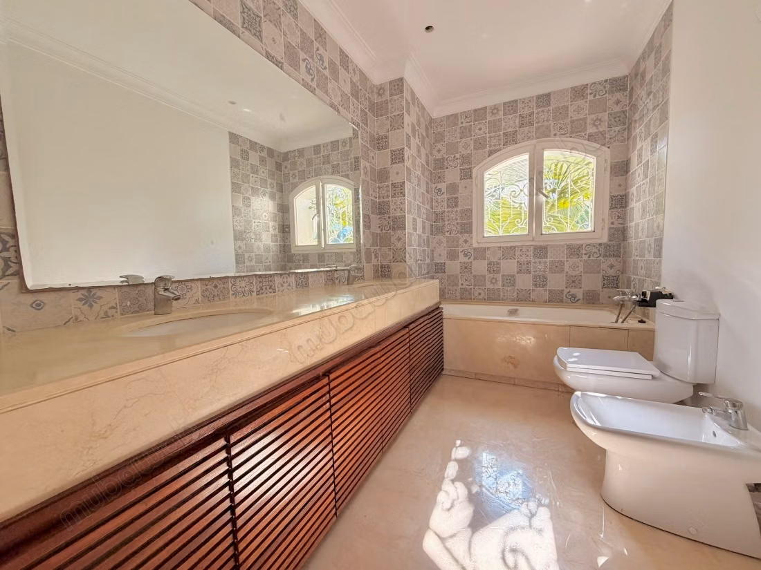 Villa avec vue mer à louer 
ain diab