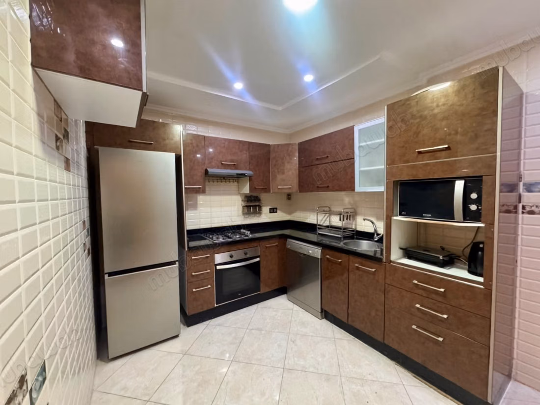 Spacieux appartement meublé en location