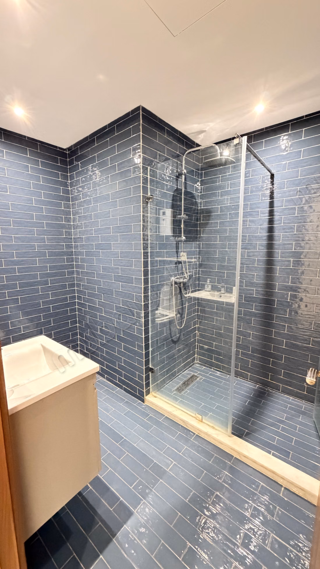 Duplex sur bd elmassira 
cote twin center