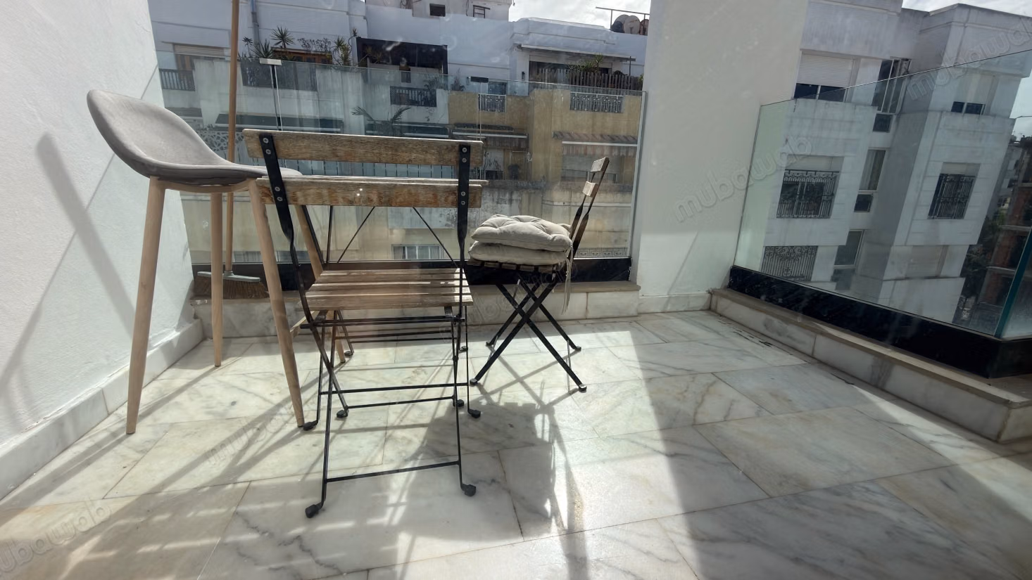 Duplex sur bd elmassira 
cote twin center