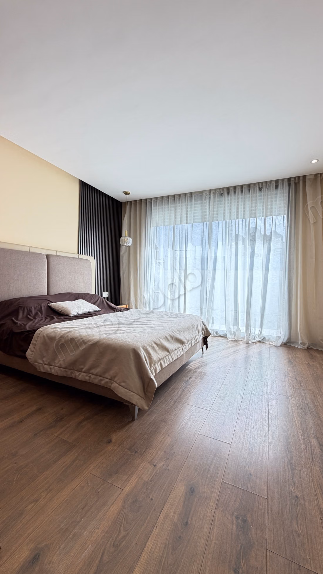 Duplex sur bd elmassira 
cote twin center