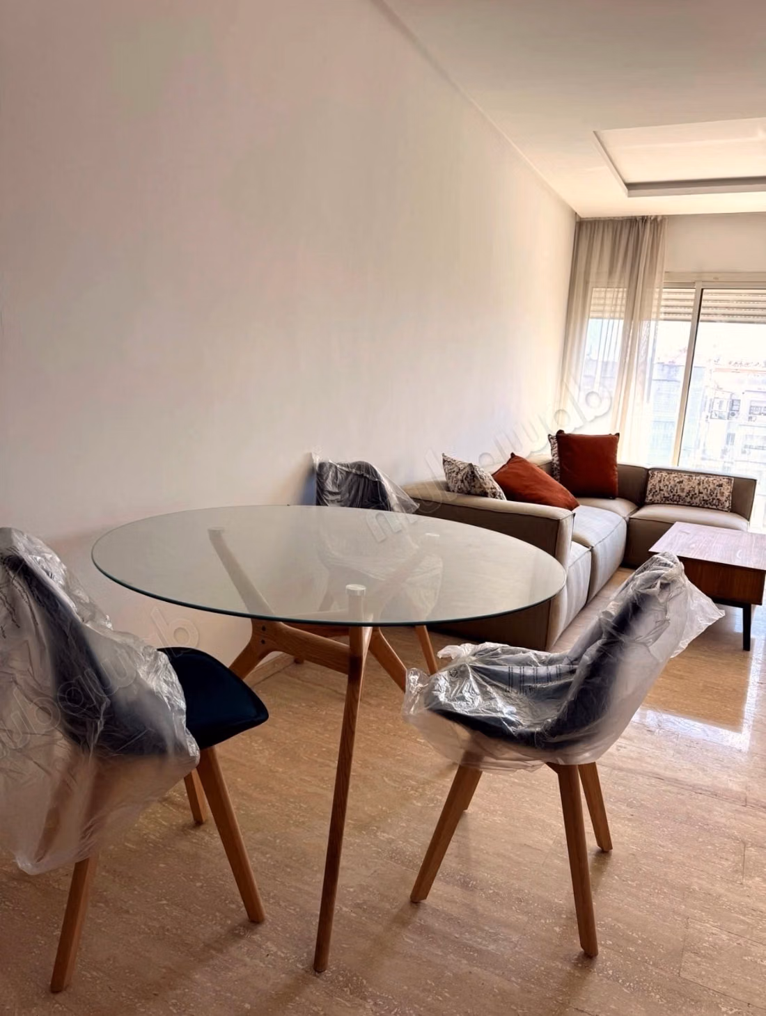 Appartement à louer à Maârif Extension. 
Surface de 50 m². 
Meublé