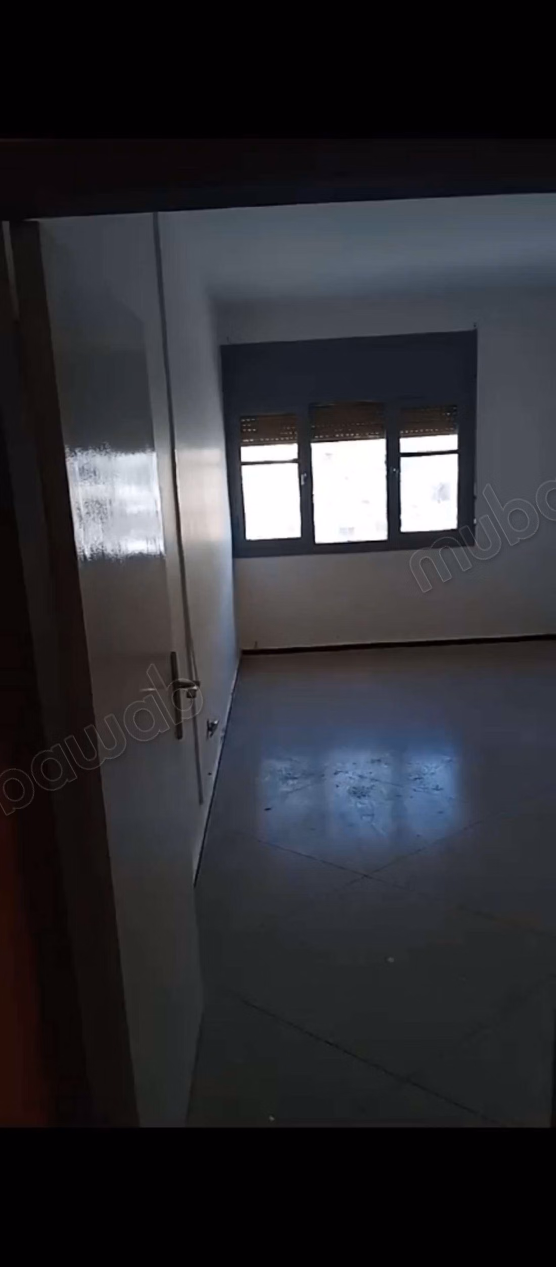 Bureaux en vente à Agdal. 
Surface de 145 m². 
Terrasse et ascenseur