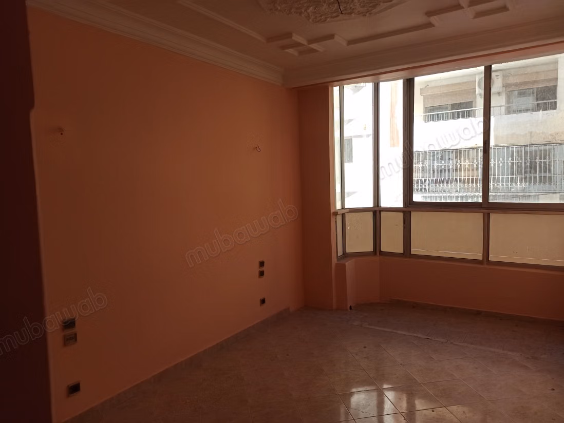 Superbe appartement à vendre à Anfa. 5 chambres. Ascenseur et terrasse
