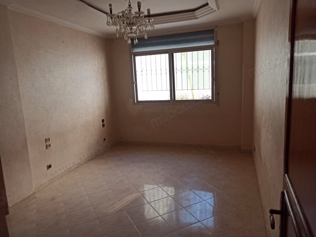 Superbe appartement à vendre à Anfa. 5 chambres. Ascenseur et terrasse