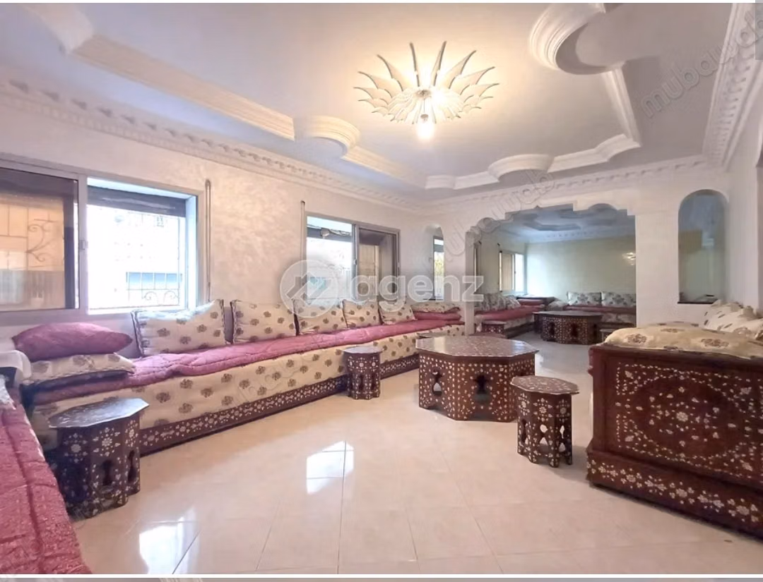 Superbe appartement à vendre à Anfa. 5 chambres. Ascenseur et terrasse