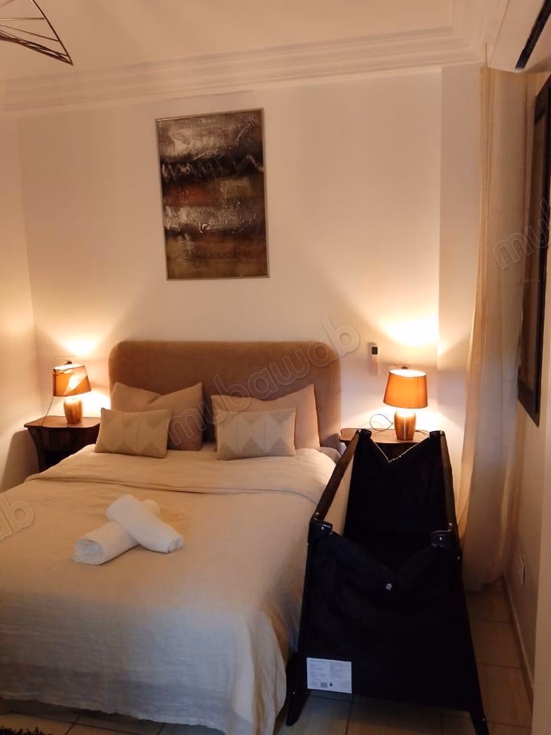 Appartement en location à Bourgogne Ouest. 
Surface de 100 m². 
Bien meublé