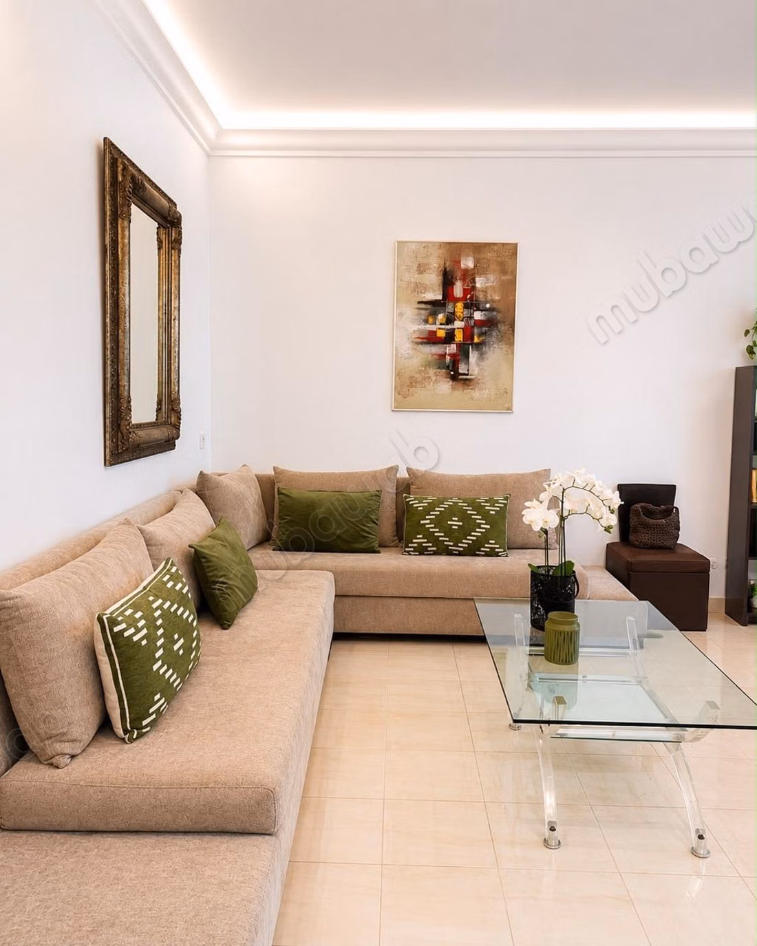 Appartement en location à Bourgogne Ouest. 
Surface de 100 m². 
Bien meublé