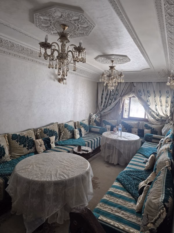 Bel appartement à vendre à Sidi Moumen 4 grandes chambres. Nouveau mobilier