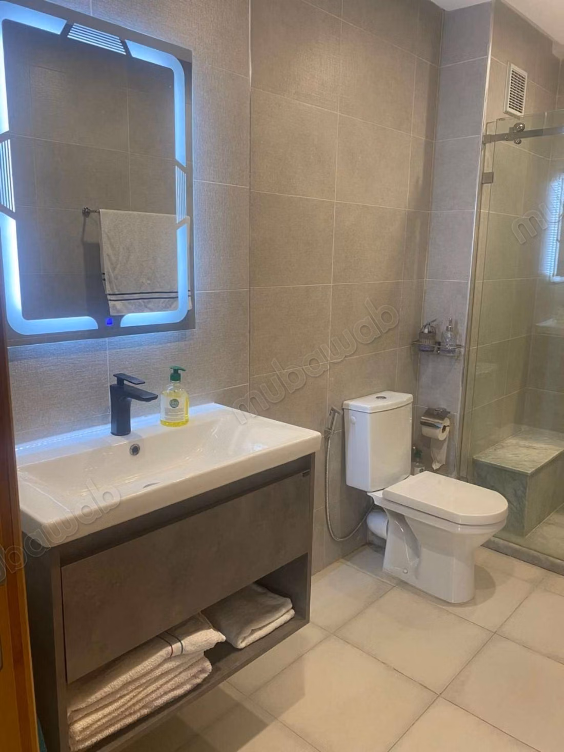 Bel appartement à louer à La Siesta. 1 pièce. Meublé