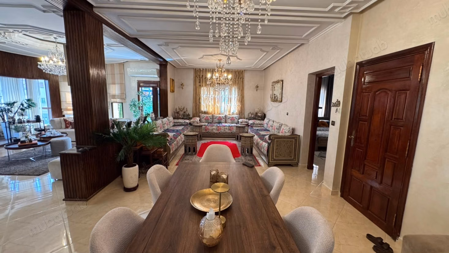 Spacieux Appartement de 223 m²