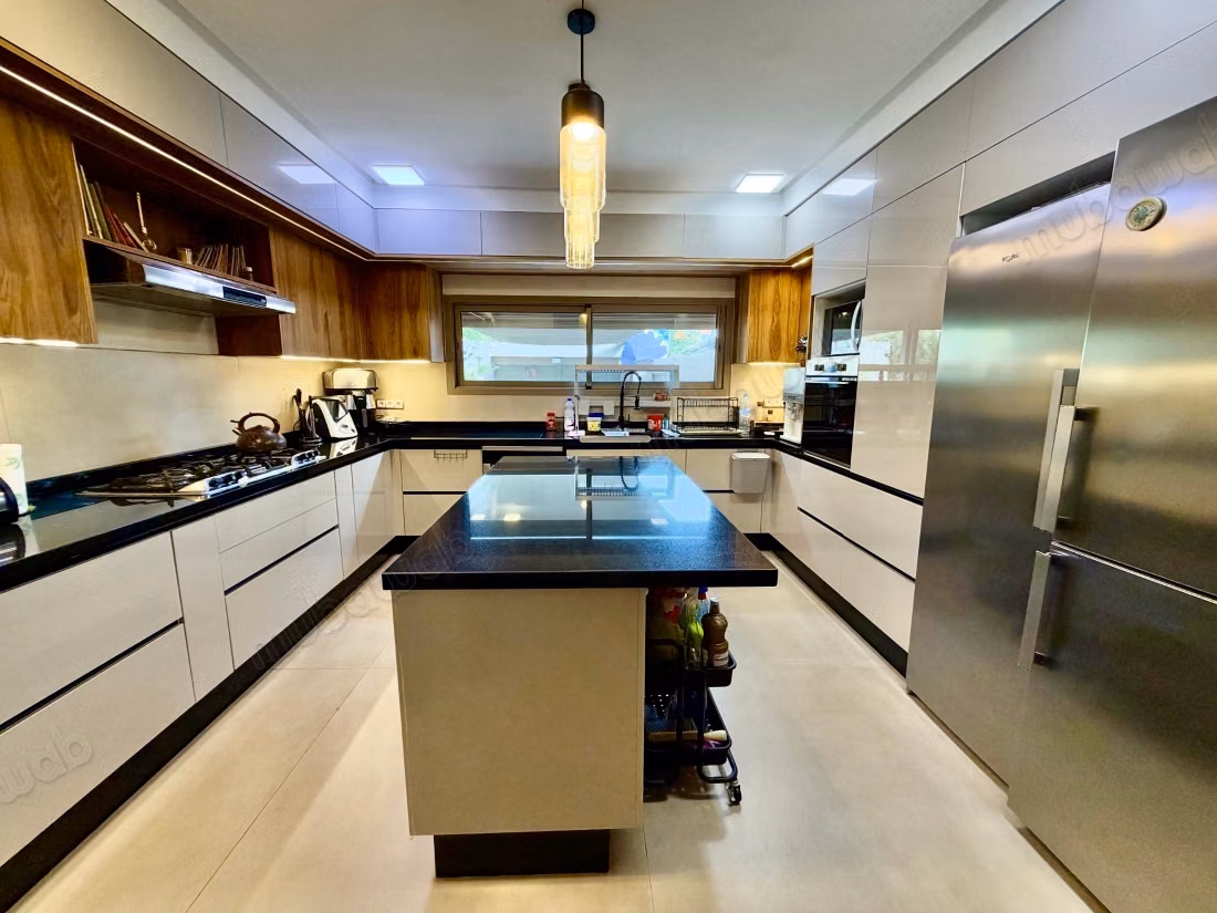 Targa: Villa 200 m2 4 chambres état neuf