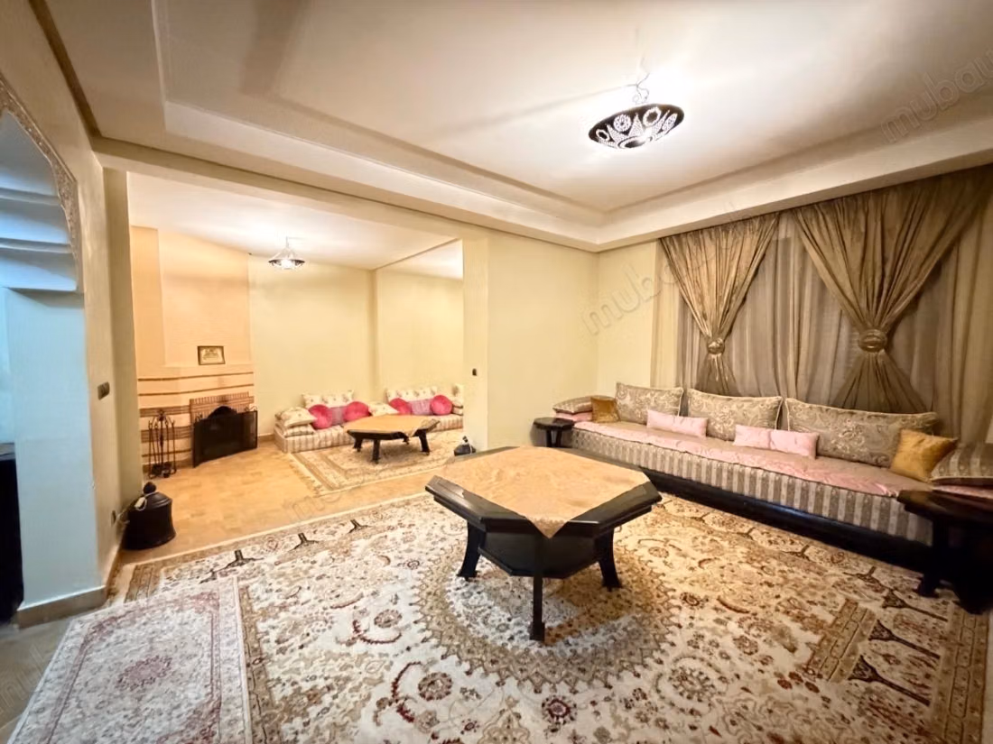 Location d'un appartement à Belbekkar. 
2 chambres agréables. 
Bien meublé