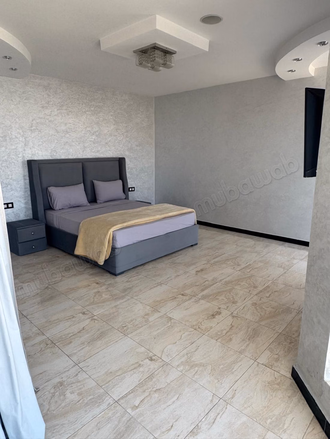 Appartamenti in affitto nel centro di Tangeri. Superficie 80 m². Residenza sicura dotata di sistema di ricezione di canali satellitari.