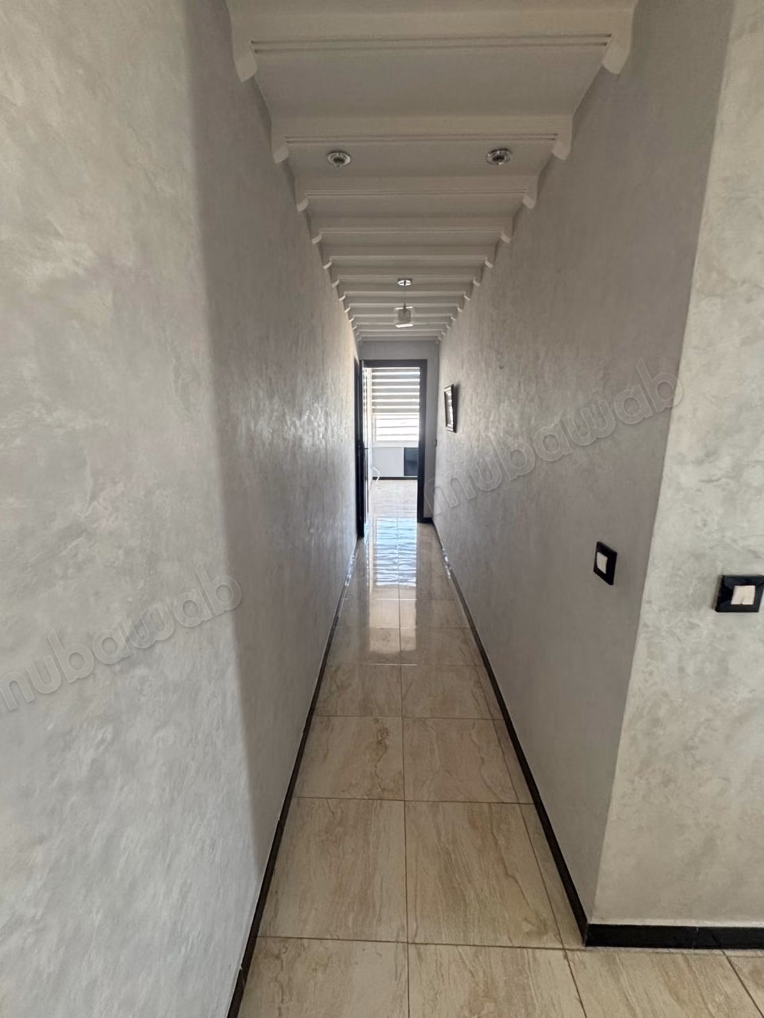 Appartamenti in affitto nel centro di Tangeri. Superficie 80 m². Residenza sicura dotata di sistema di ricezione di canali satellitari.