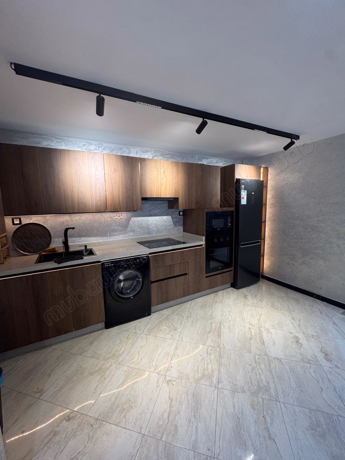 Appartamenti in affitto nel centro di Tangeri. Superficie 80 m². Residenza sicura dotata di sistema di ricezione di canali satellitari.