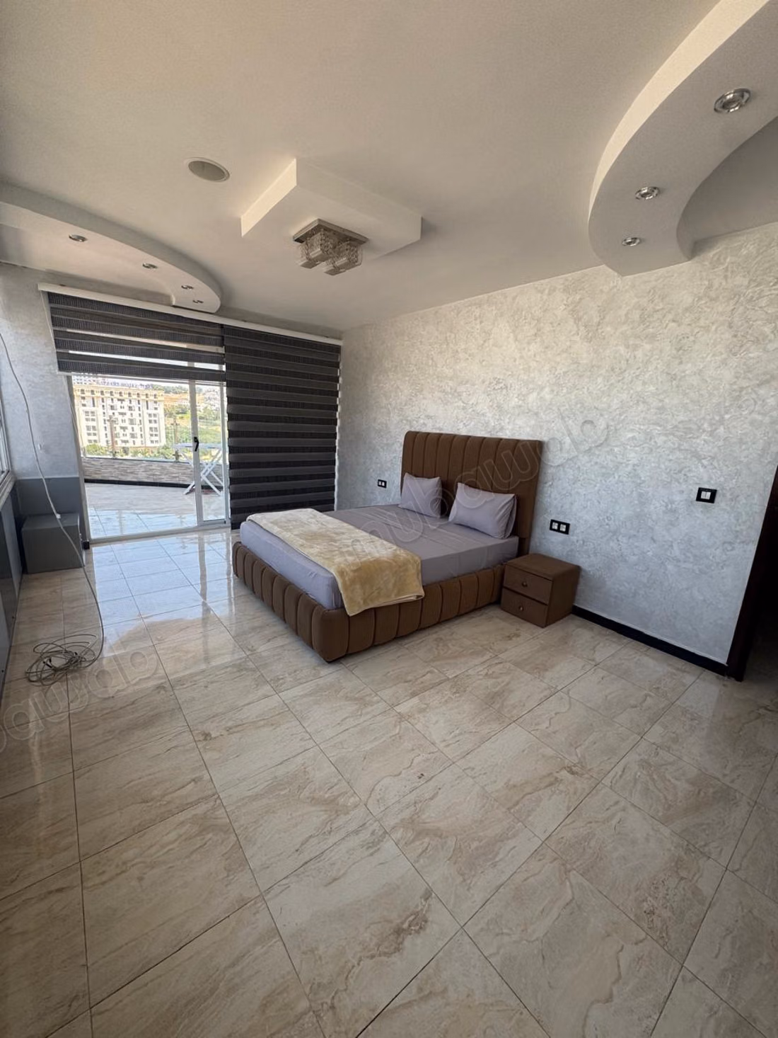 Appartamenti in affitto nel centro di Tangeri. Superficie 80 m². Residenza sicura dotata di sistema di ricezione di canali satellitari.