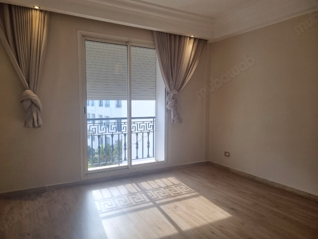 Bel appartement à louer 180 m² 
Ghandi