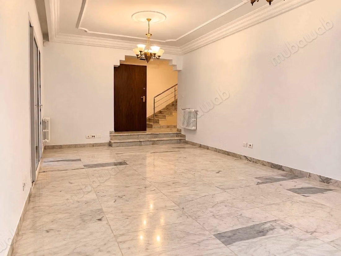 Somptueuse maison à vendre à Nouvelle Ariana. 4 belles chambres. Double vitrage et chauffage central