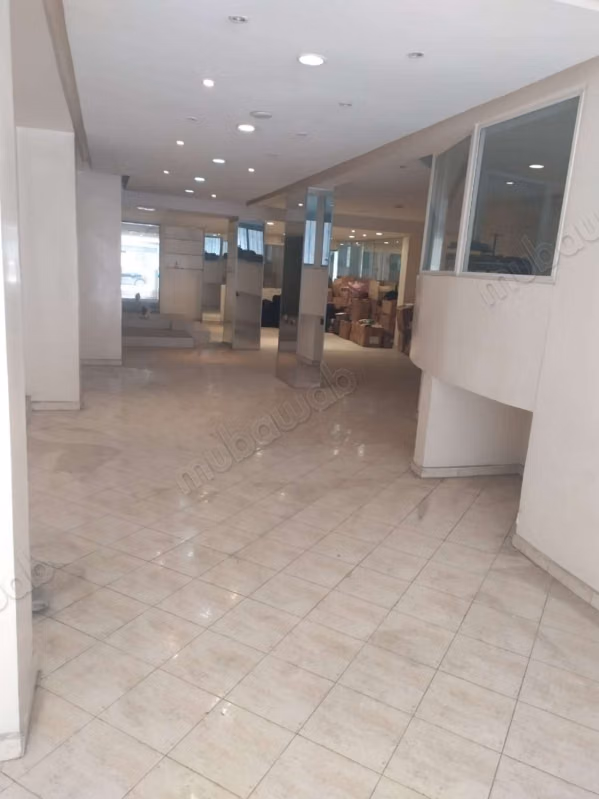En venta - local comercial en Borgoña