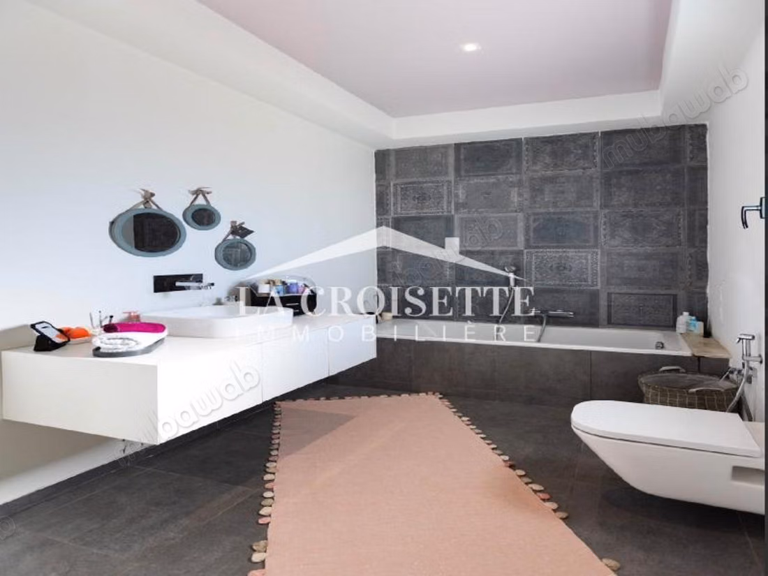 Villa S4 con piscina vuota o arredata a La Soukra
