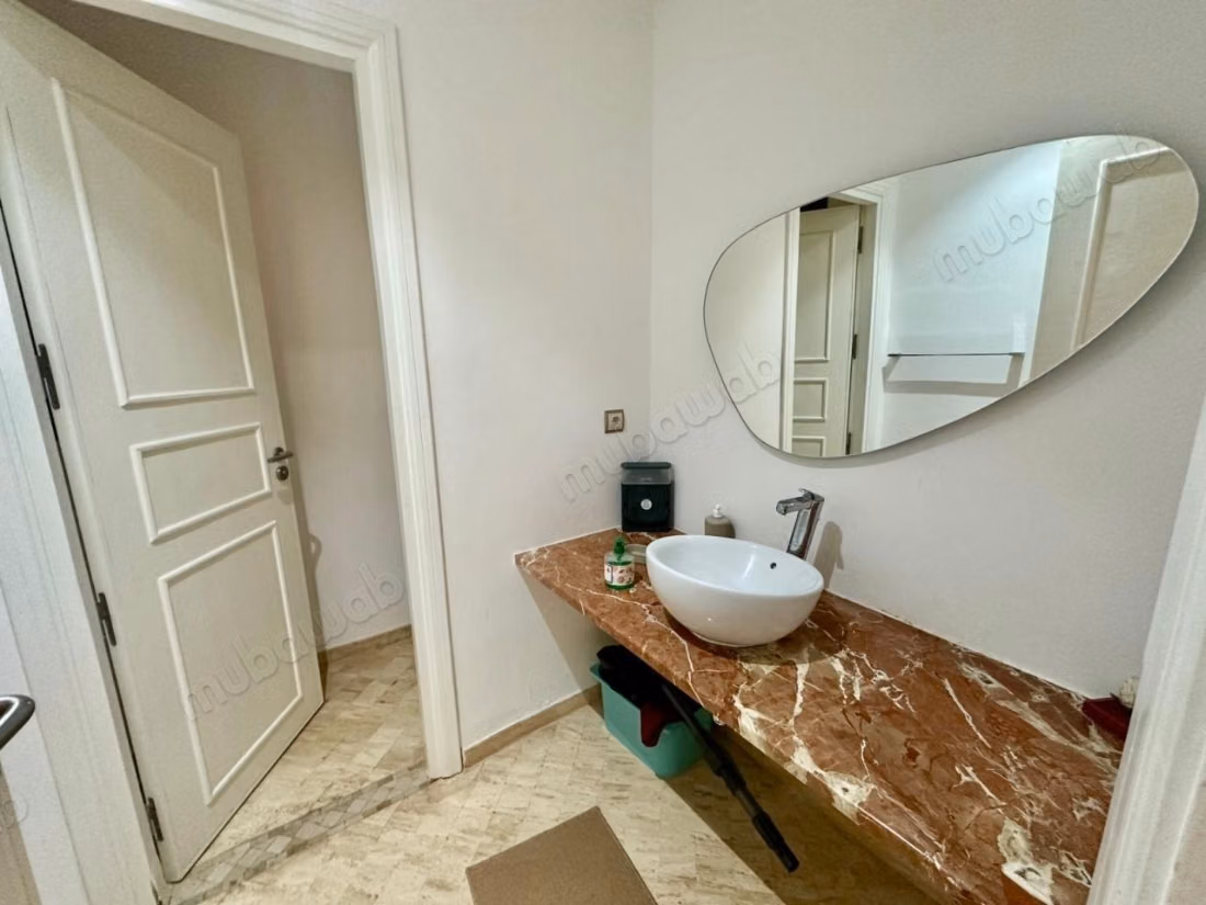Villa spacieuse à vendre sur route de fès VE26313