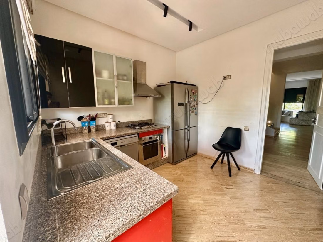 Villa spacieuse à vendre sur route de fès VE26313