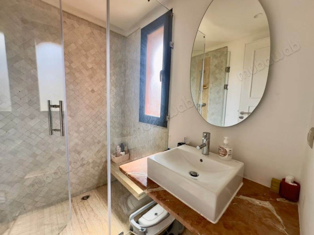 Villa spacieuse à vendre sur route de fès VE26313