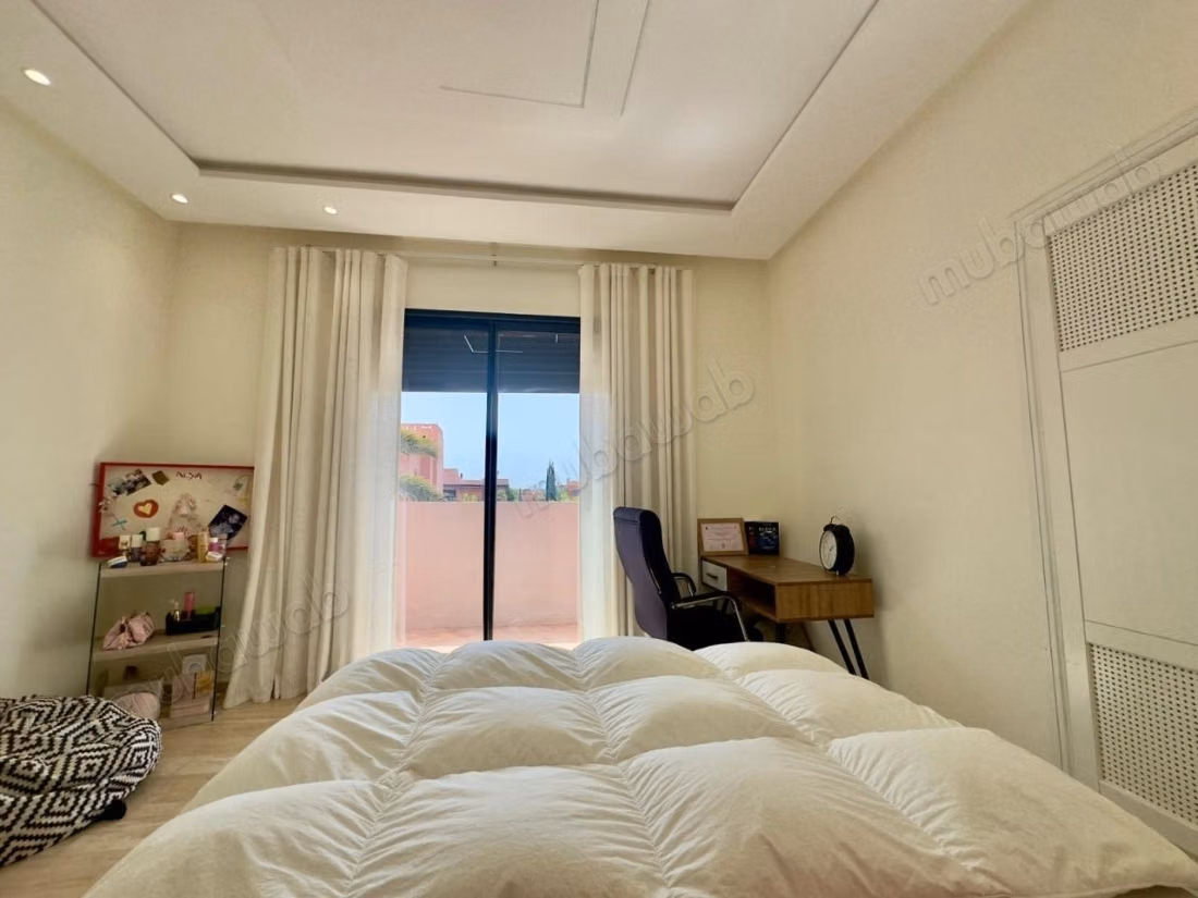 Villa spacieuse à vendre sur route de fès VE26313