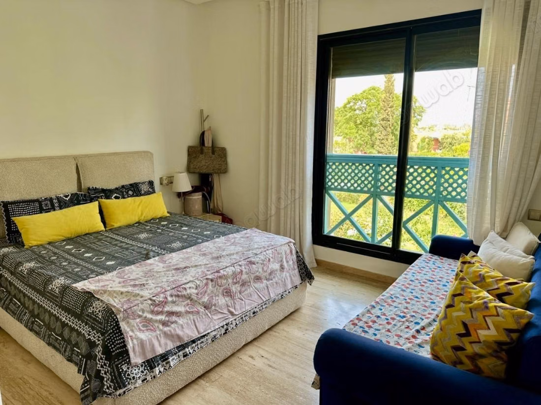 Villa spacieuse à vendre sur route de fès VE26313