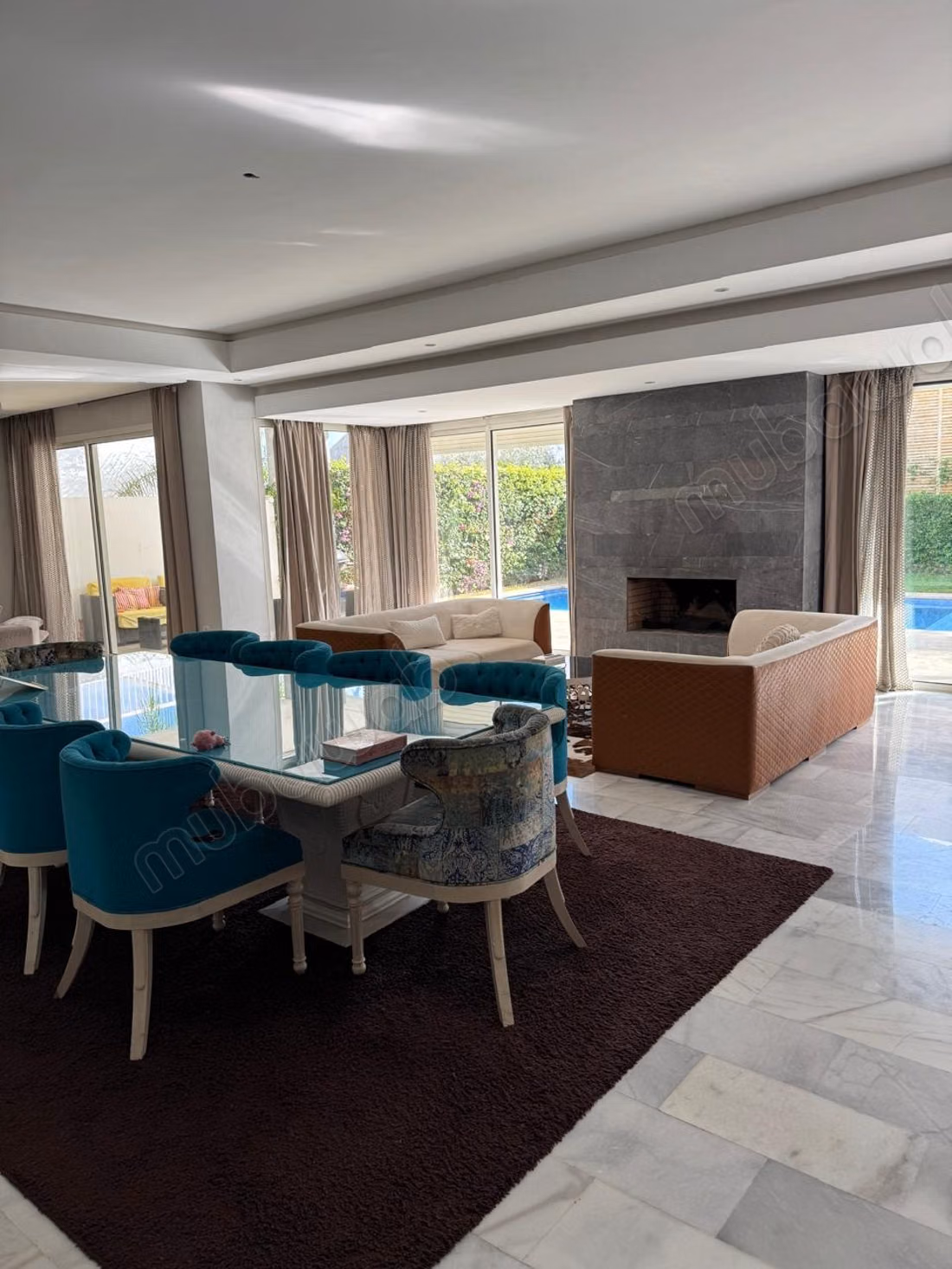 Belle villa à louer à Manzeh, Route Zahir, communauté de Manzeh. Superficie 800 m². Meublée