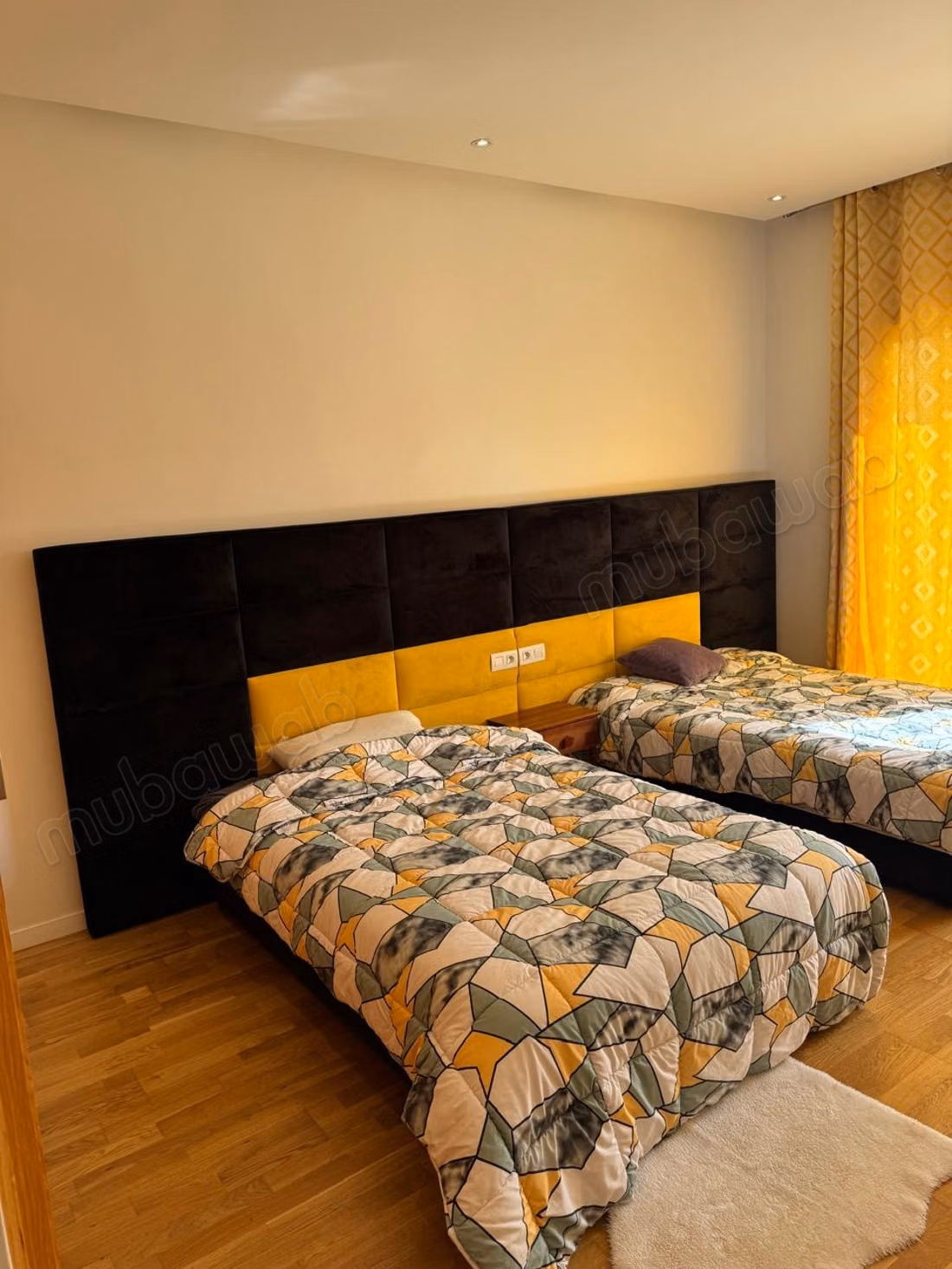 Belle villa à louer à Manzeh, Route Zahir, communauté de Manzeh. Superficie 800 m². Meublée