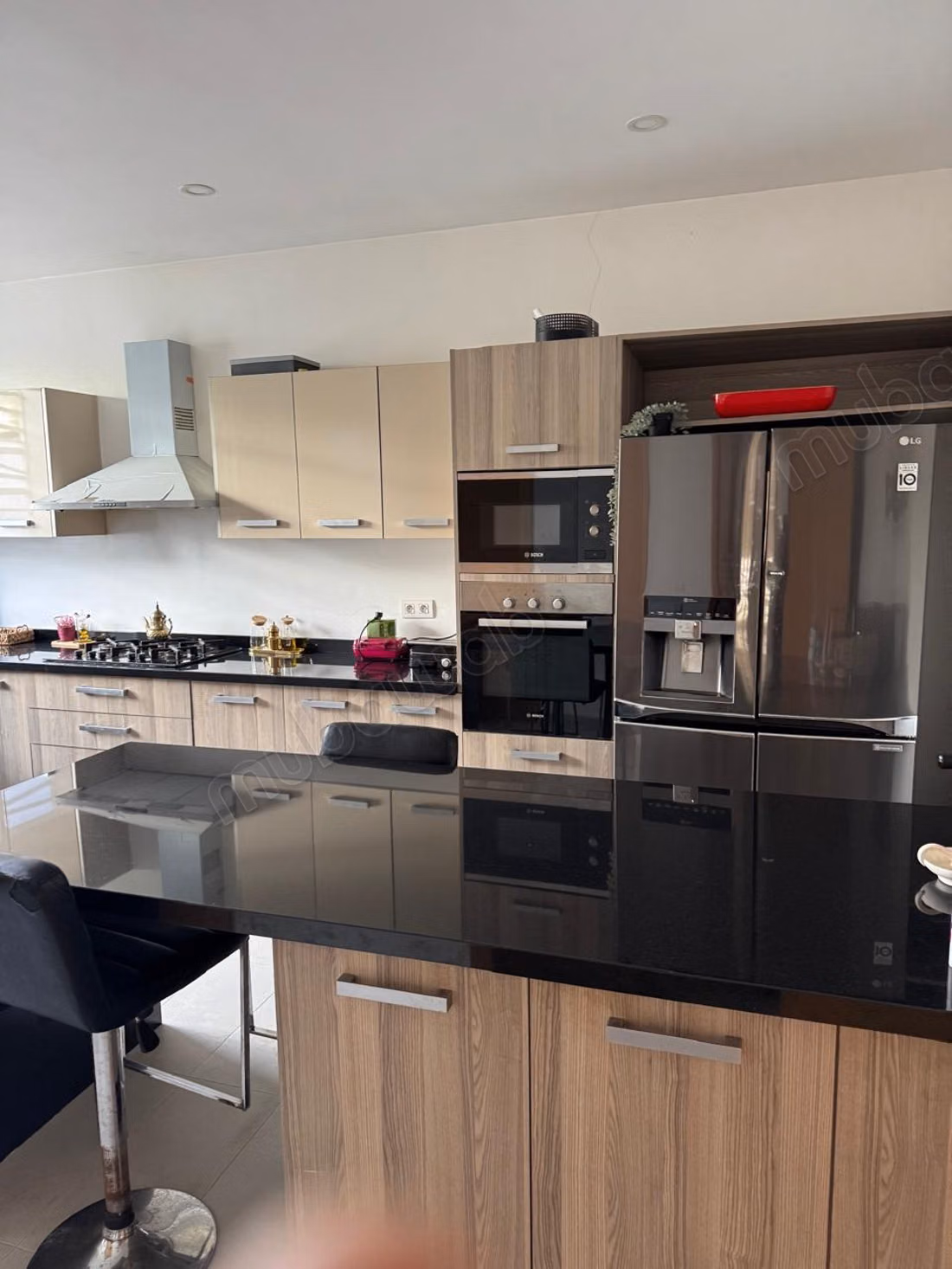 Belle villa à louer à Manzeh, Route Zahir, communauté de Manzeh. Superficie 800 m². Meublée