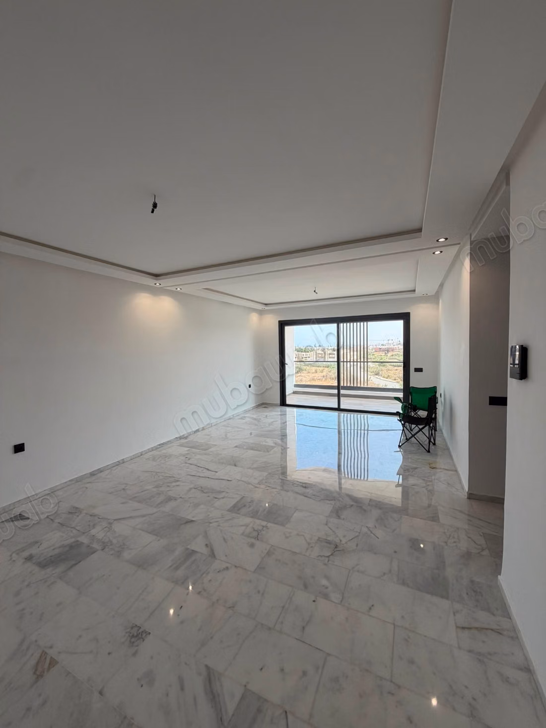Louez cet appartement à Souissi. 3 belles chambres. Salon marocain, sécurité
