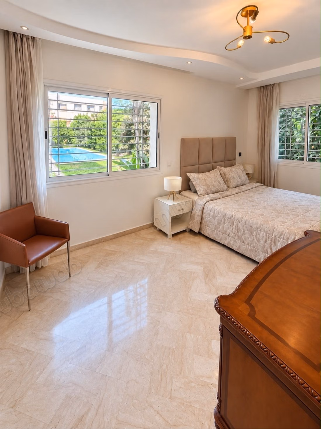 Appartement en location à Ain Diab. 
Surface totale 106 m². 
Piscine et air conditionné