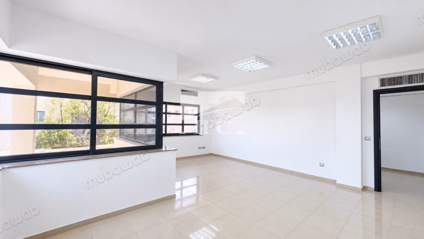 Office in 4 spaces of 100 m² at Lake 1–IFCL1322