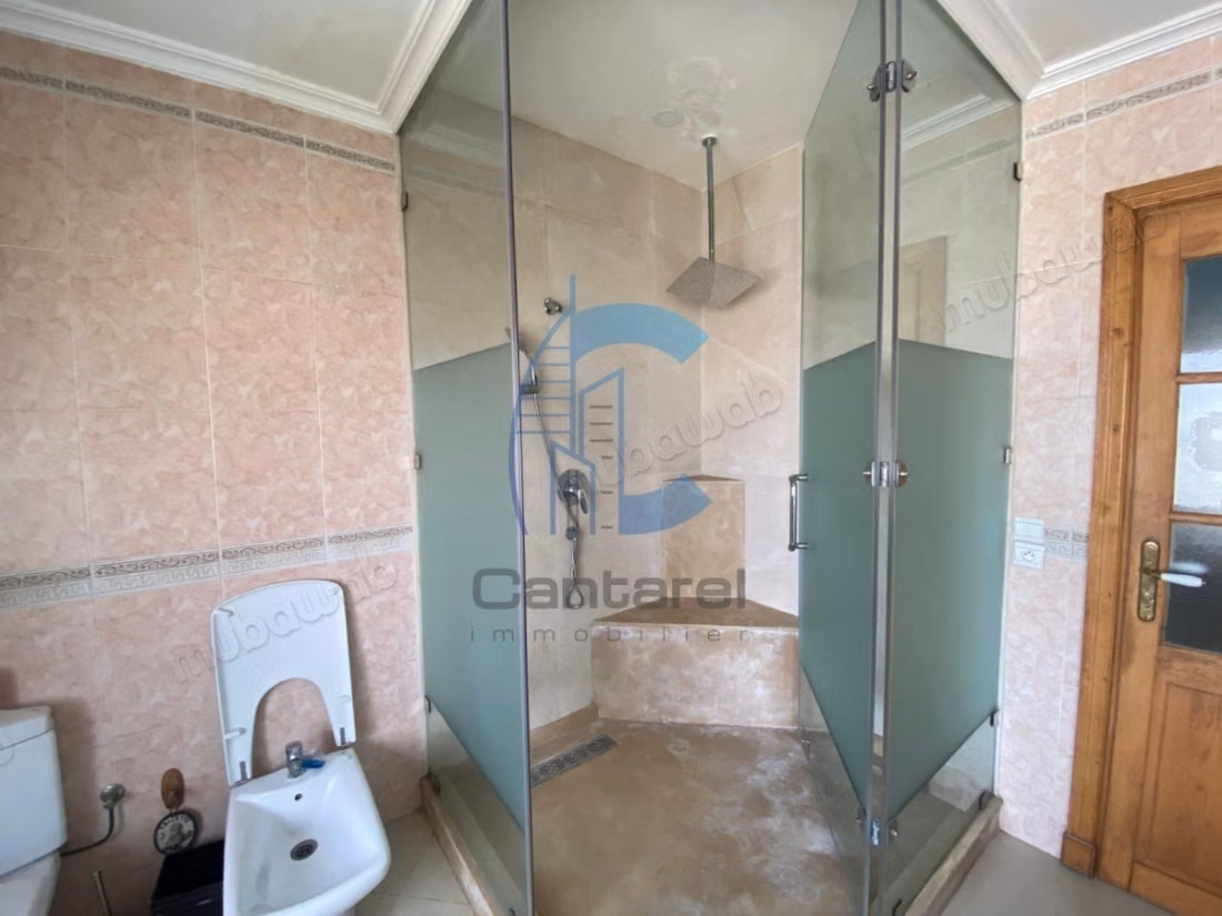 À vendre villa avec jardin à nassim